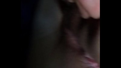 Nrog ib tug hluas nkauj hauv lub tsheb