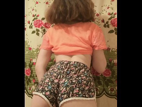 ❤️ Sexy me nyuam mos stripping tawm nws luv ntawm lub koob yees duab ❤️ Anal video ntawm peb ❌ Ib