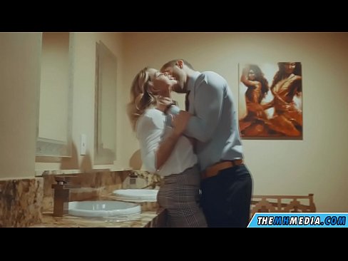 ❤️ Thaum ib tug busty blonde ntxias koj nyob rau hauv ib tug pej xeem chav dej ❤️ Anal video ntawm peb  ❌ Ib